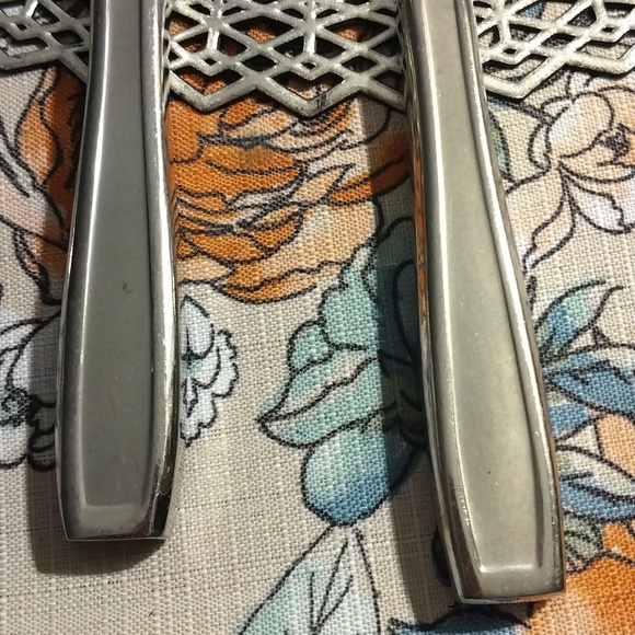 Utensils for Dinnerware - Picture 4 of 12